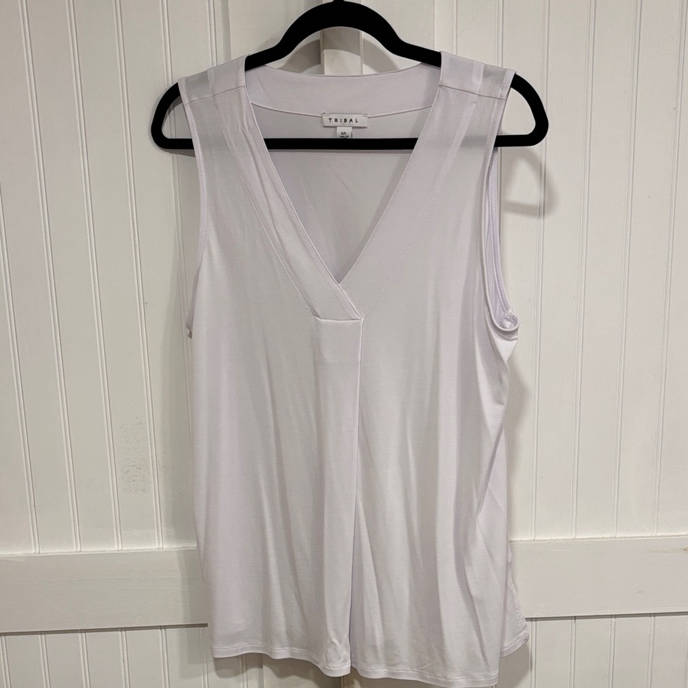 Tribal V-Neck White Tank Top size L